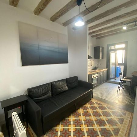 Spacious Modern Apartment In The Vibrant El Raval Barcellona Esterno foto