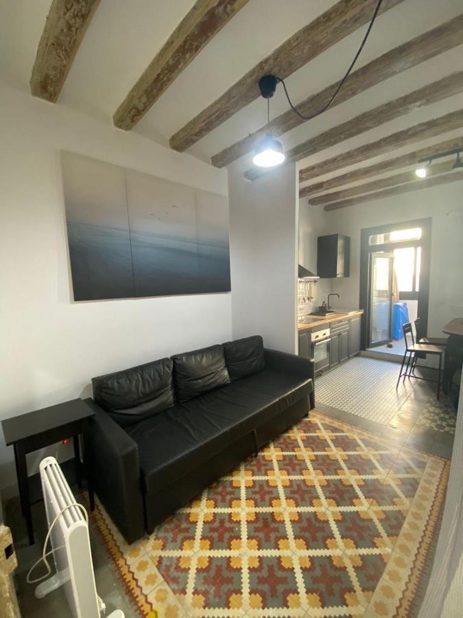 Spacious Modern Apartment In The Vibrant El Raval Barcellona Esterno foto